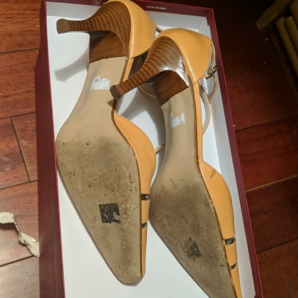 Shoes - Picture 2 of 4